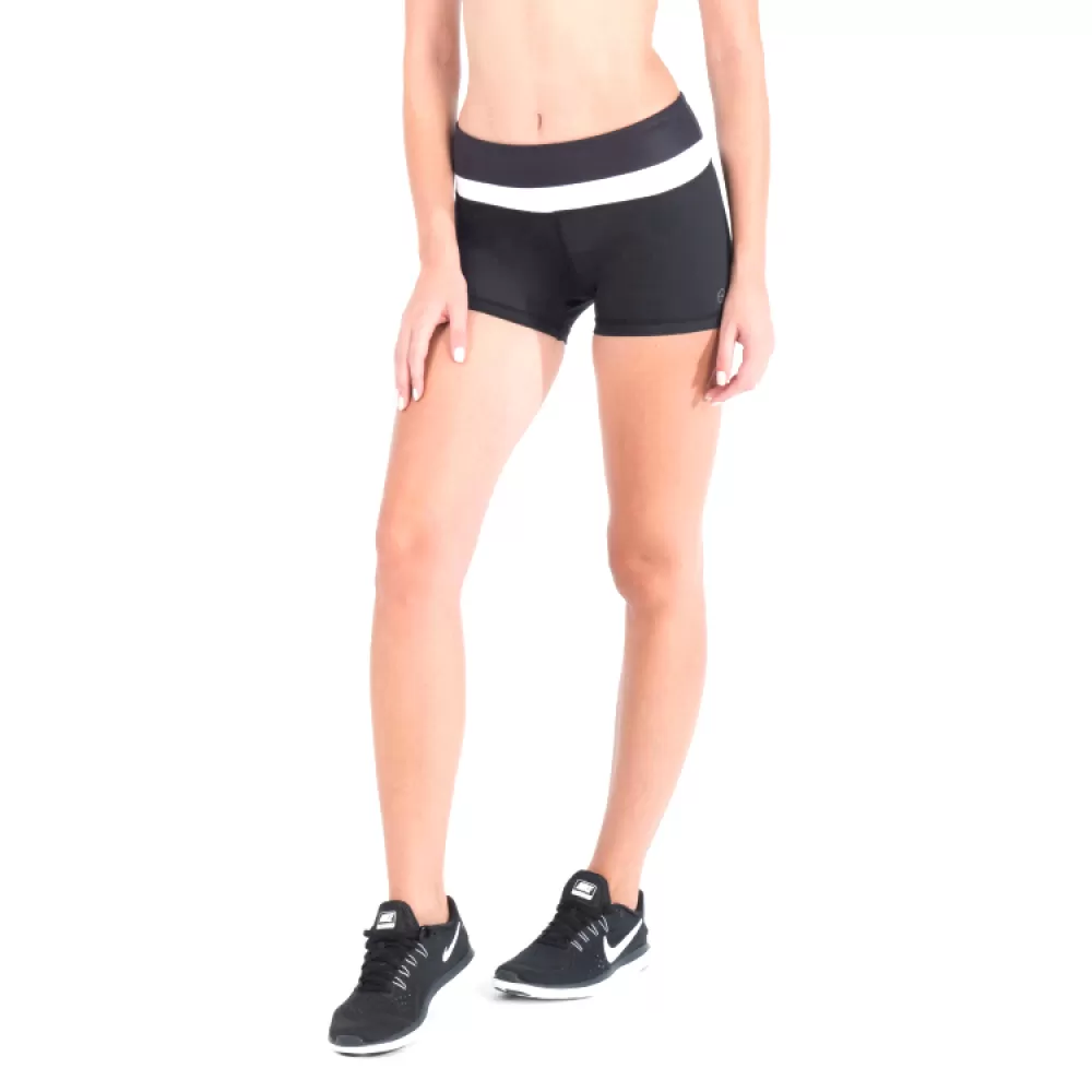 Adrianna shorts in jet black